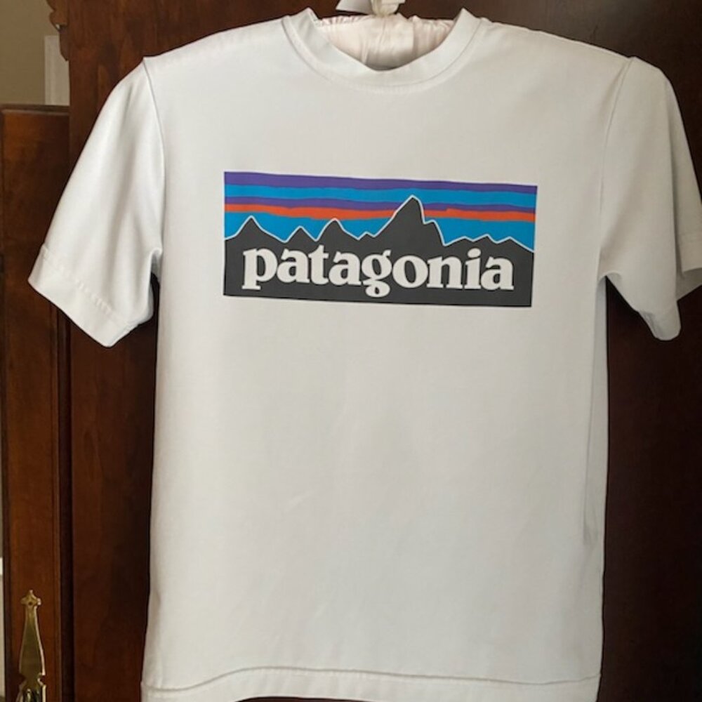 Patagonia Kids' P-6 Logo T-Shirt Size S (7-8)